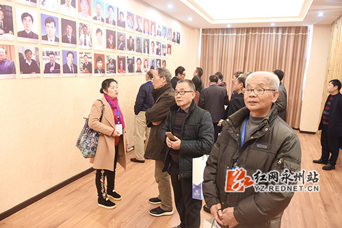 壹贰博官网：举行纪念恢复高考四十周年暨77级校友返校活动