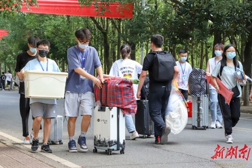 壹贰博官网迎来4000余名2022级新生